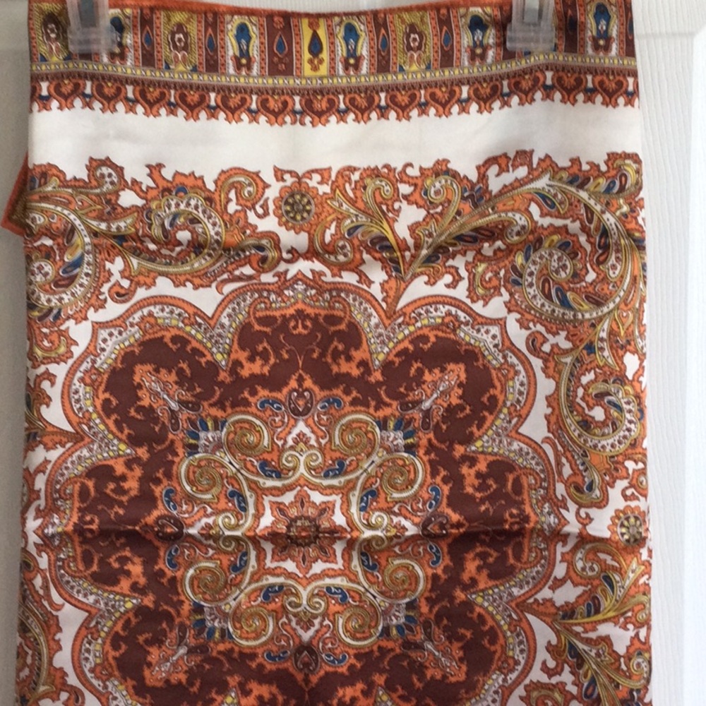 Beautiful Scarf - Picture 2 of 5